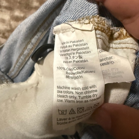 Madewell Blue Mom Jeans Jeans with Natural Distressing size 26 - Picture 6 of 9